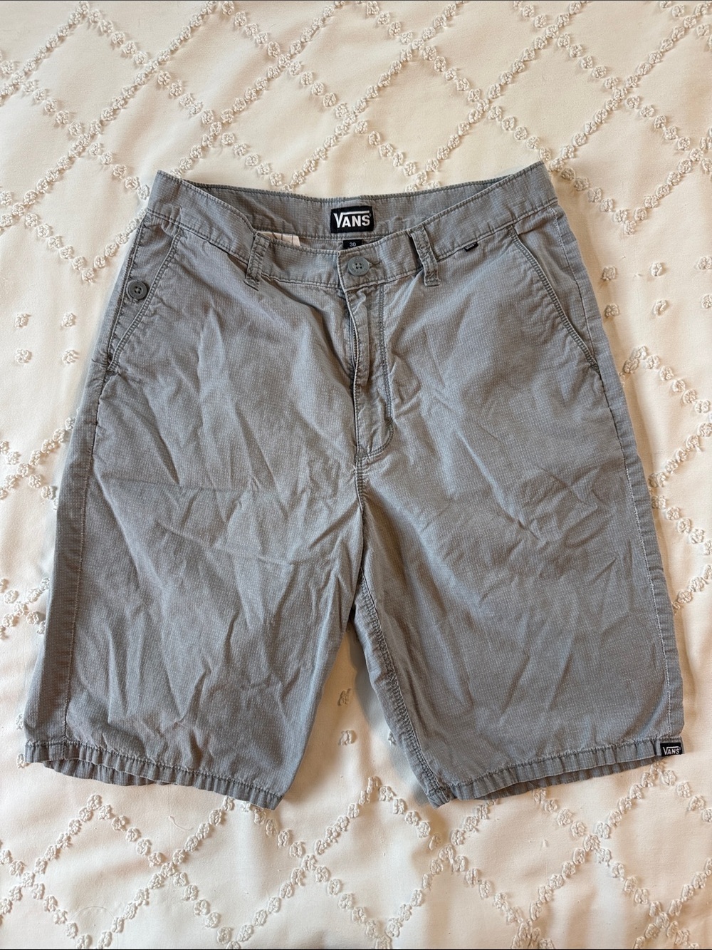 Vans Off The Wall Men’s Light Gray Flat Front Shorts Size 30